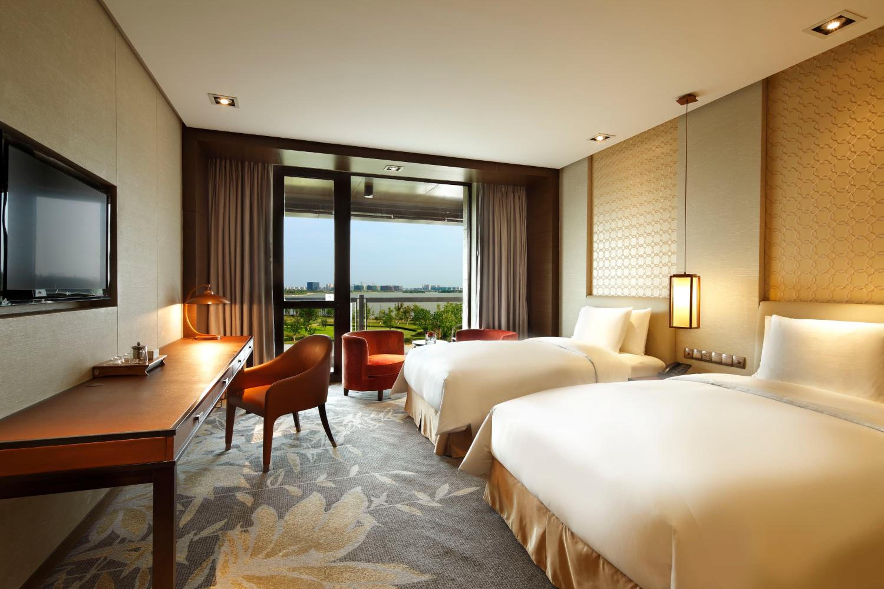 Room, Twin Beds, Club Floor