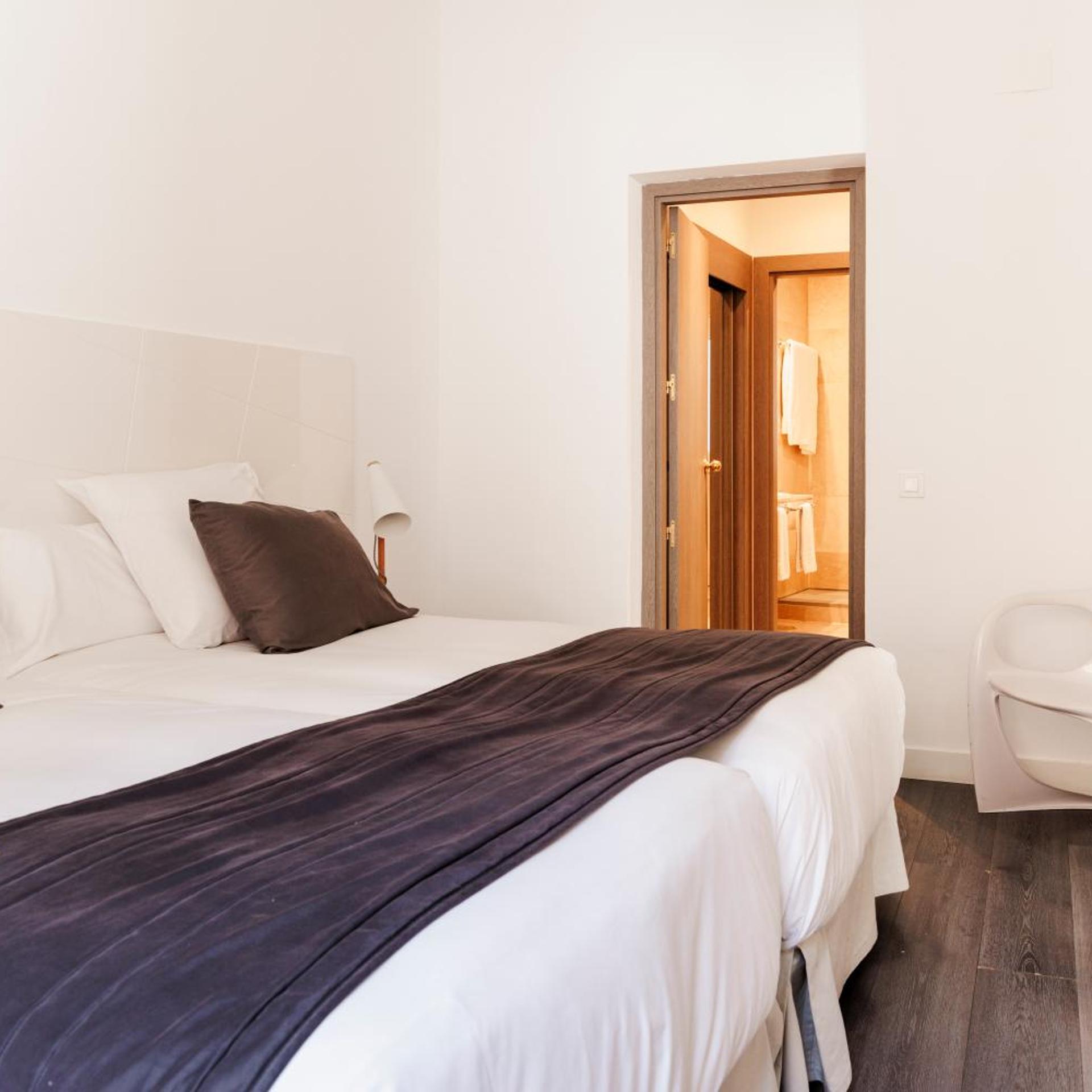 Superior, Triple, Single Bed