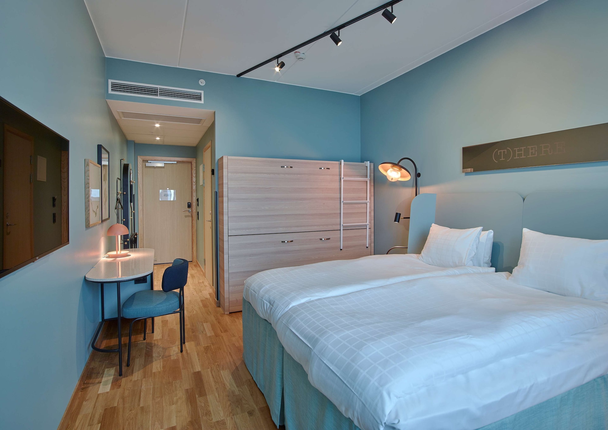 Family, King Bed, 2 Murphy Beds
