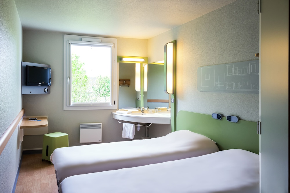 Ibis Budget Courbevoie Paris La Defense 1 14/72