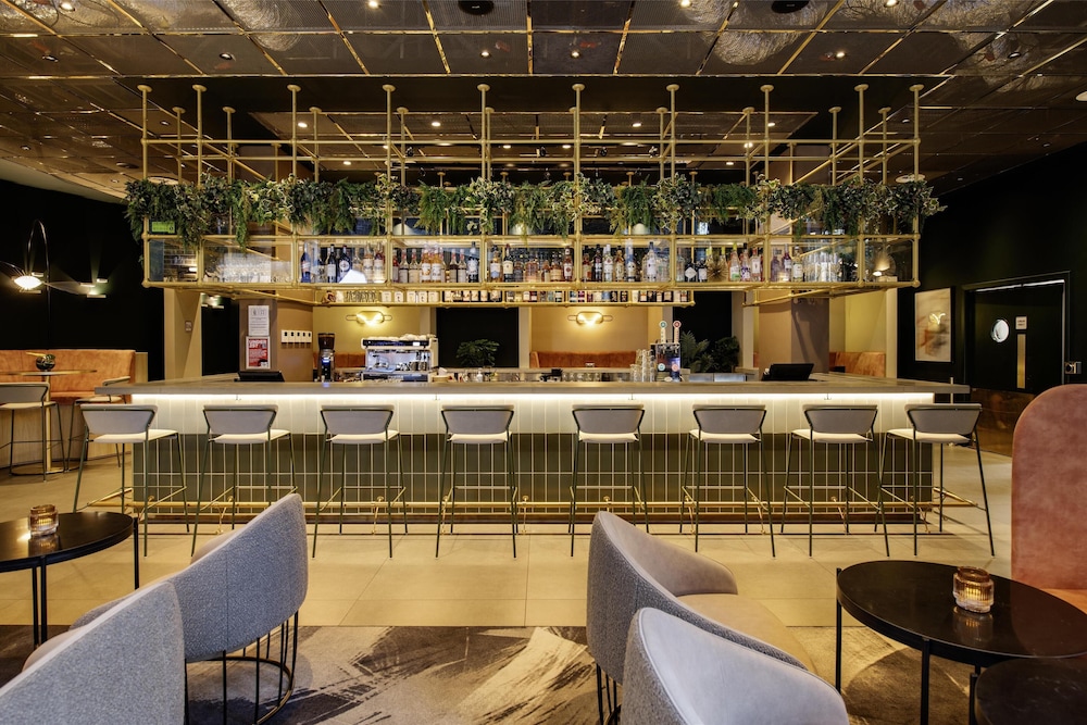 YOTEL London City, Select by Hilton 54/70