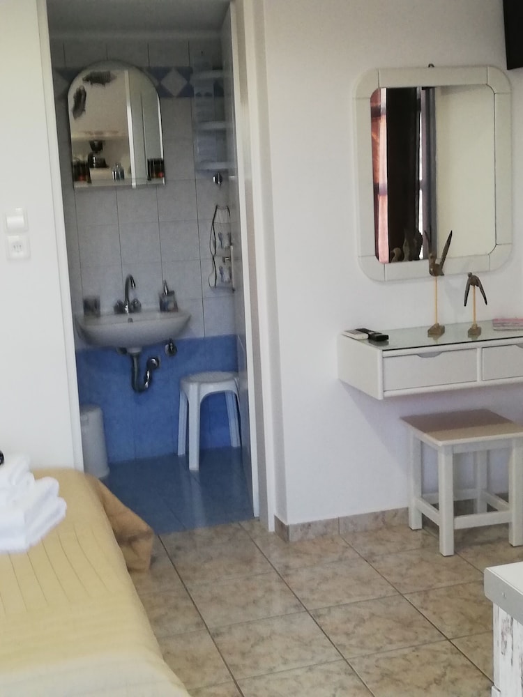 Elea Milos (ex Antonis Rooms) 19/45