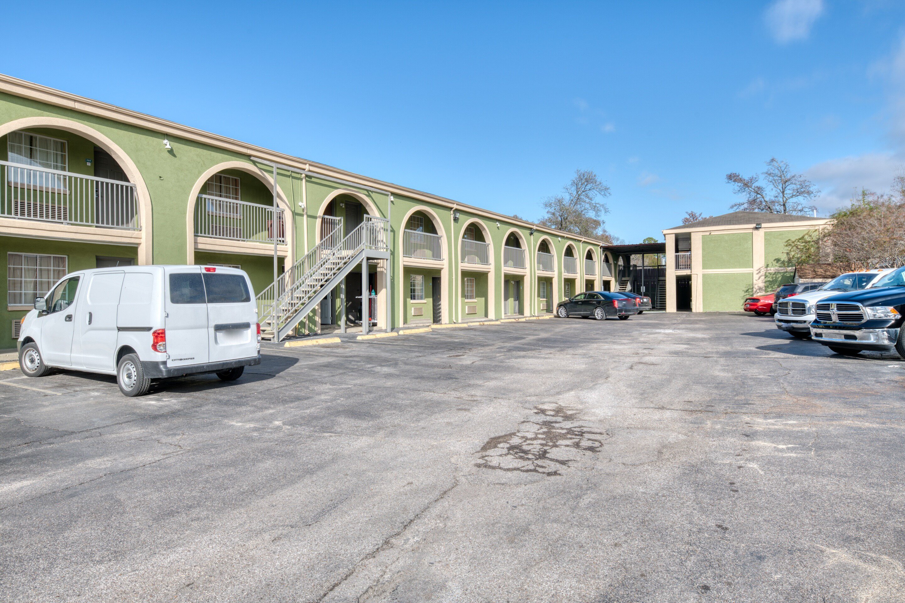 Sienna Inn Channelview, TX 12/19