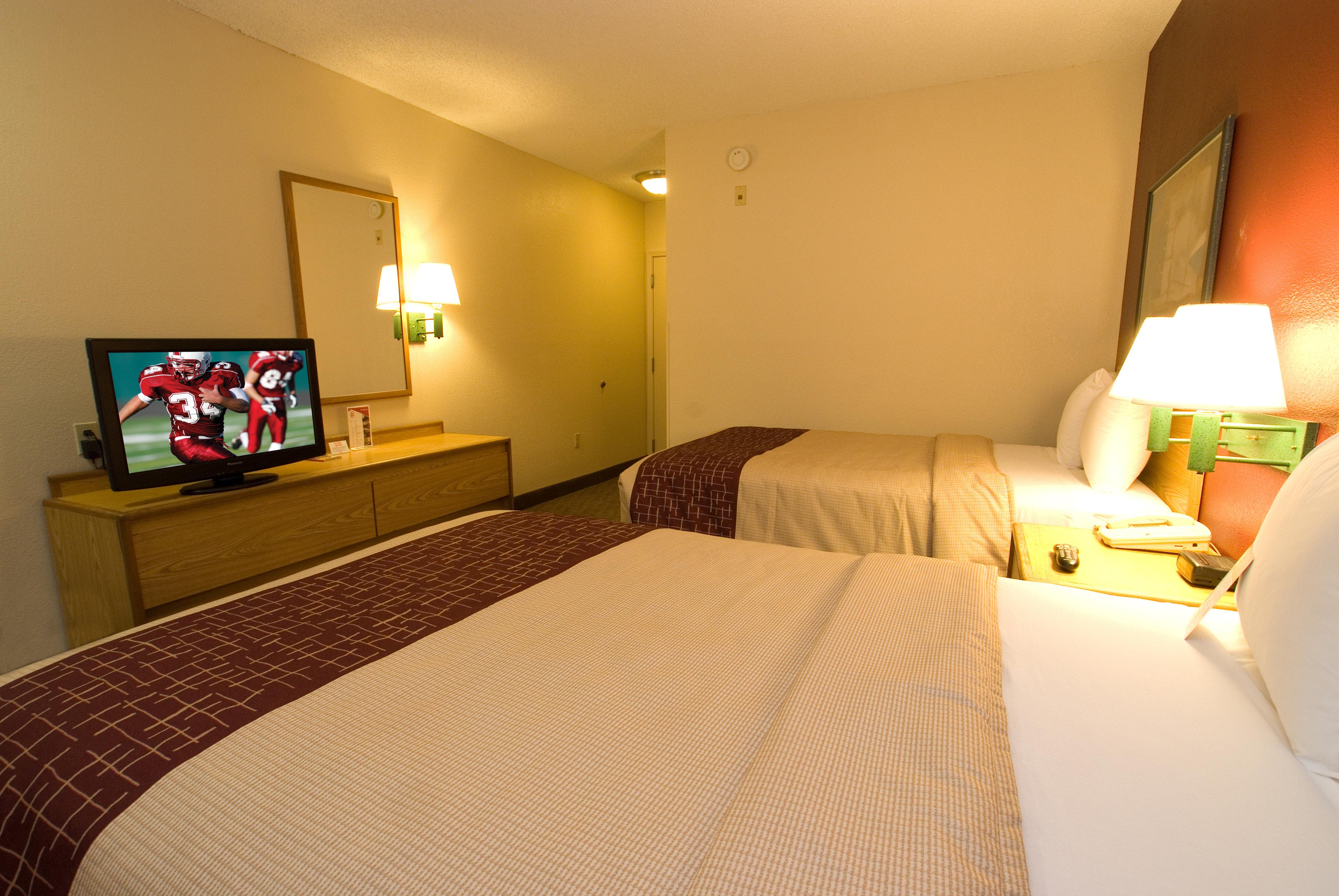 STANDARD 2 DOUBLE BEDS