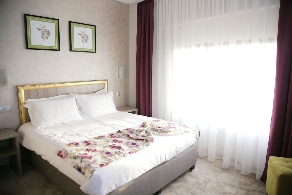PRESTIGE BOUTIQUE HOTEL CRAIOVA 12/65
