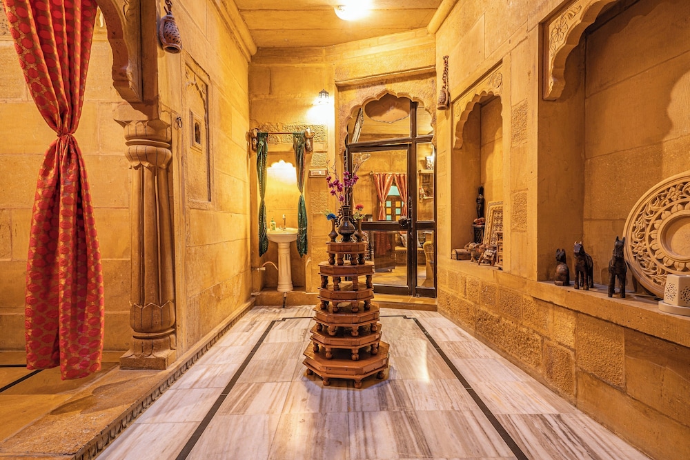 Garh Jaisal Haveli Hotel 14/37