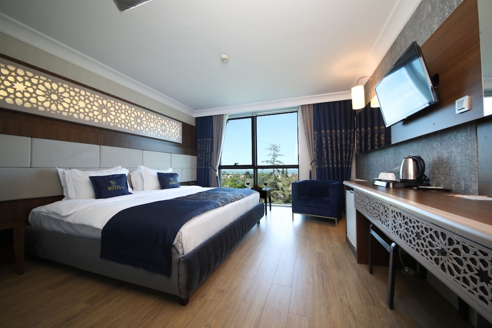 Amisos Hotel 10/70