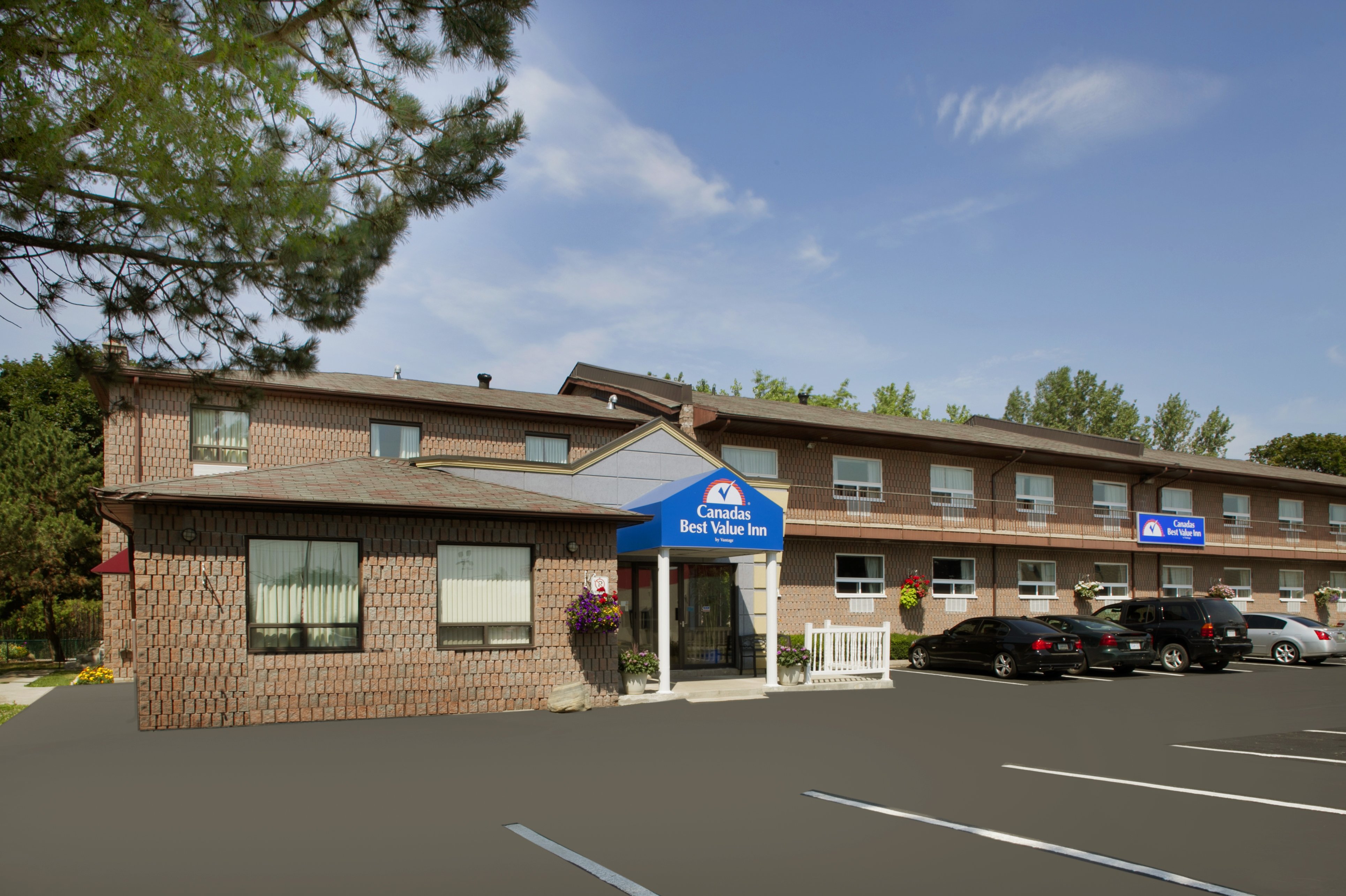 Canadas Best Value Inn Richmond Hill 2/15