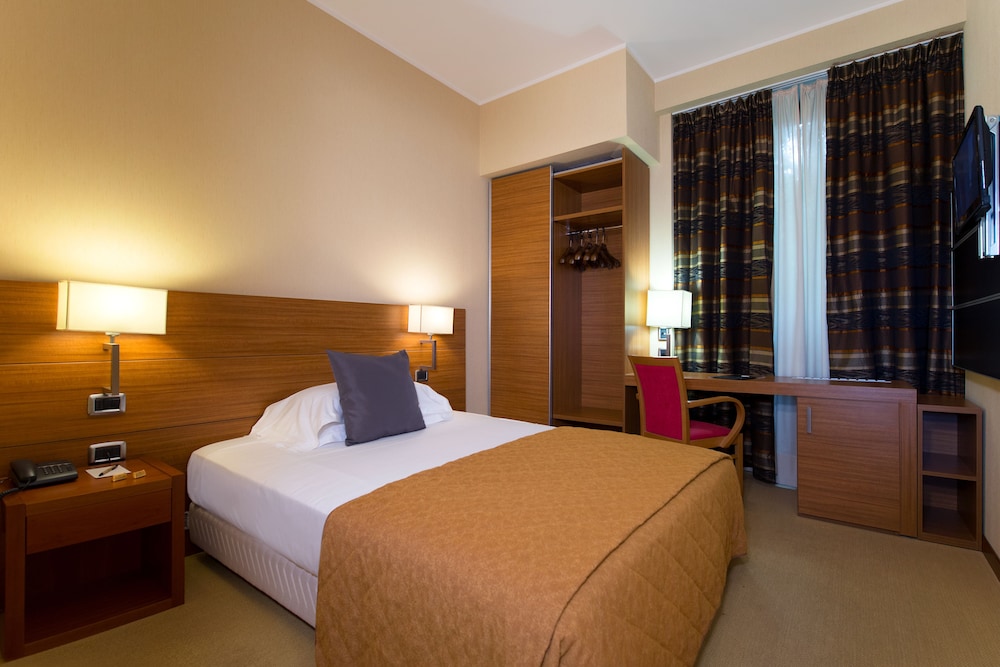 Parma and Congressi Hotel 25/77