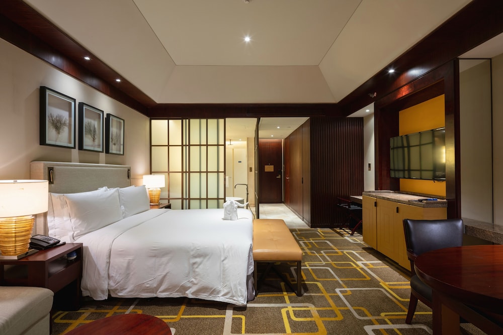 Hilton Qingdao Golden Beach 17/58