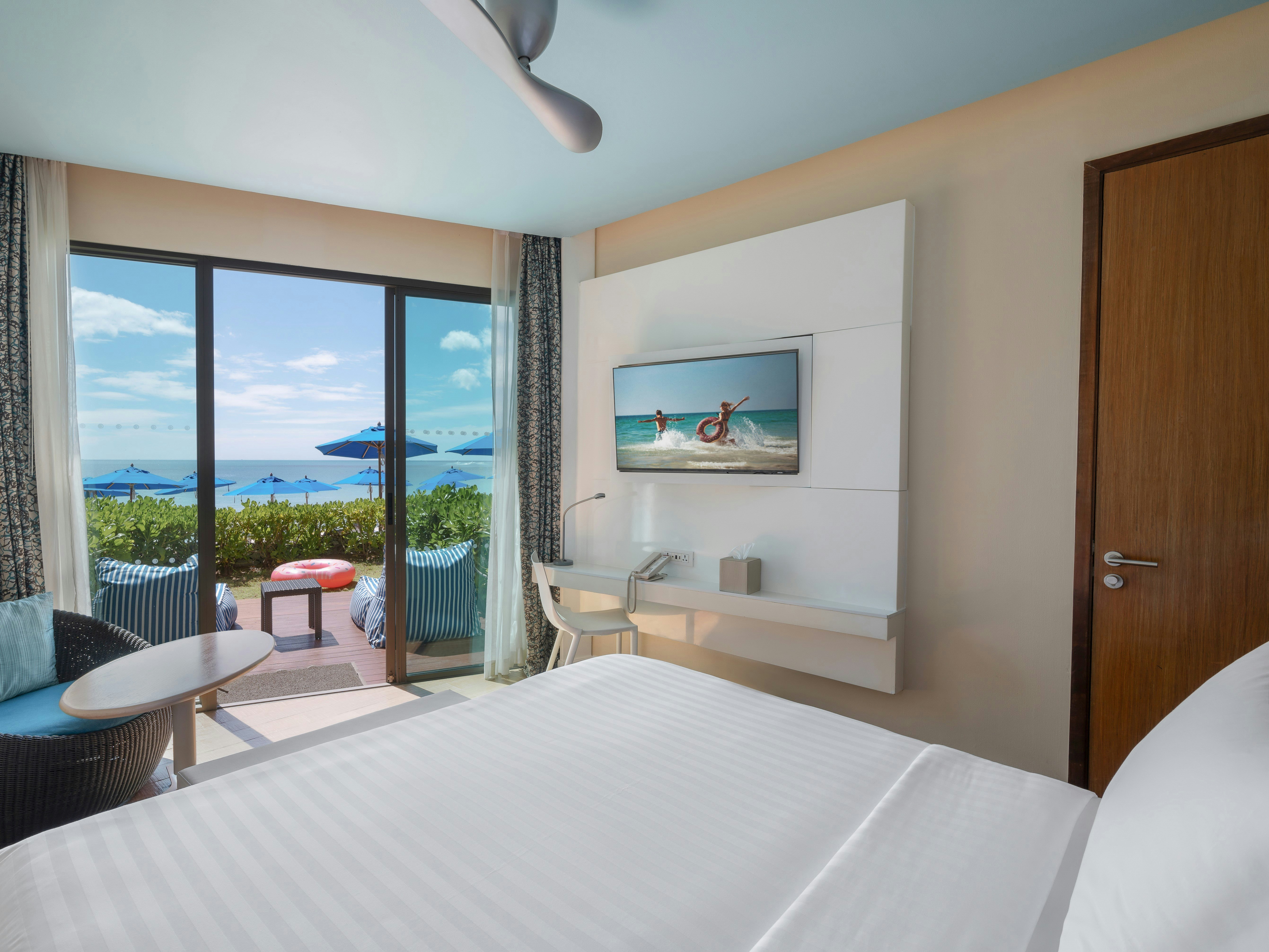 Deluxe, King Bed, Beach Front