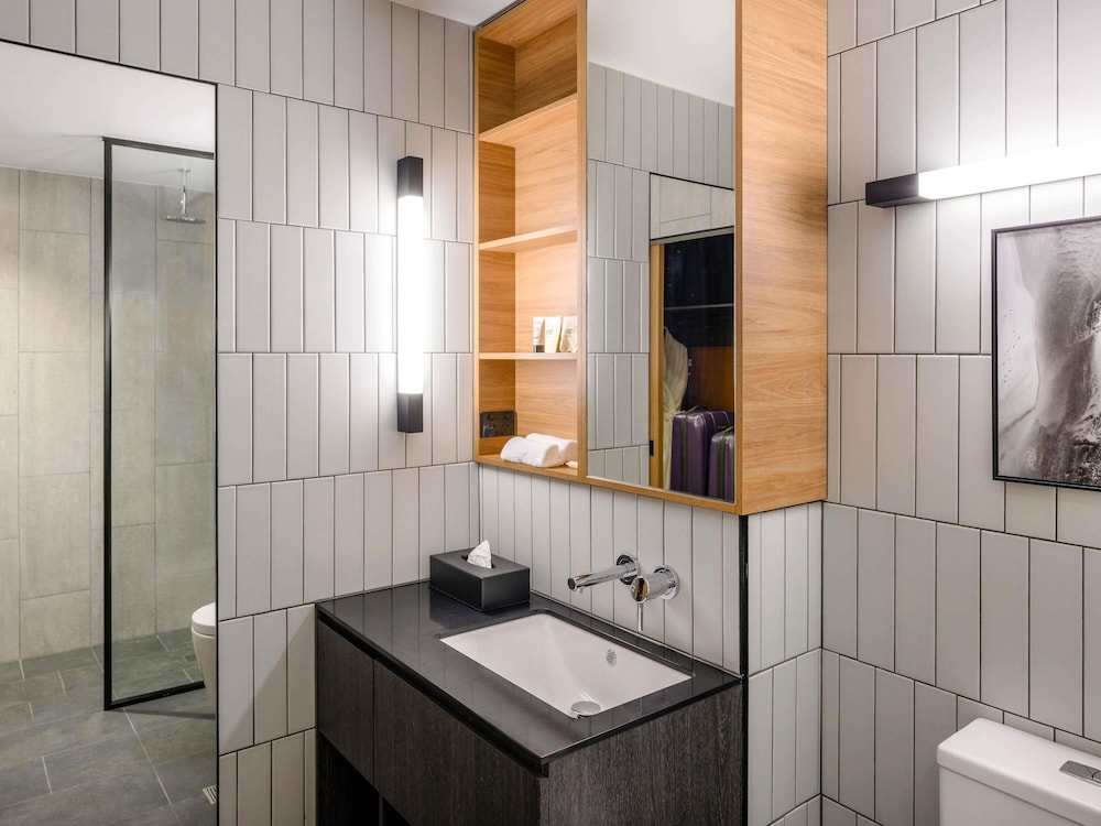 Movenpick Hotel Hobart 72/73