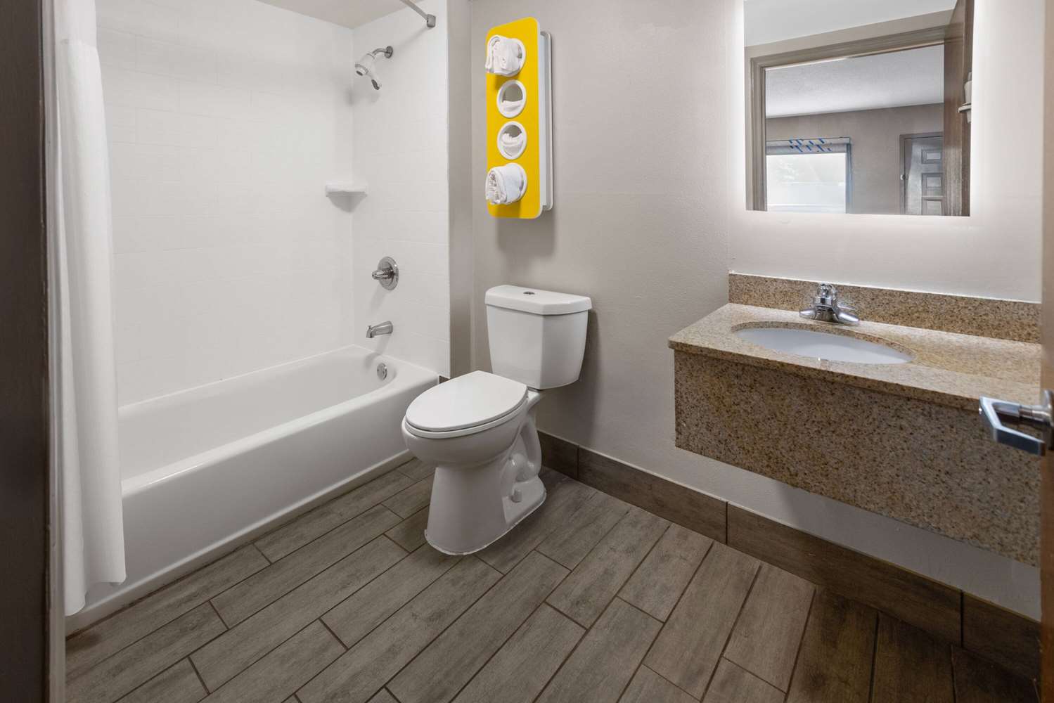 Days Inn By Wyndham Acworth 19/21