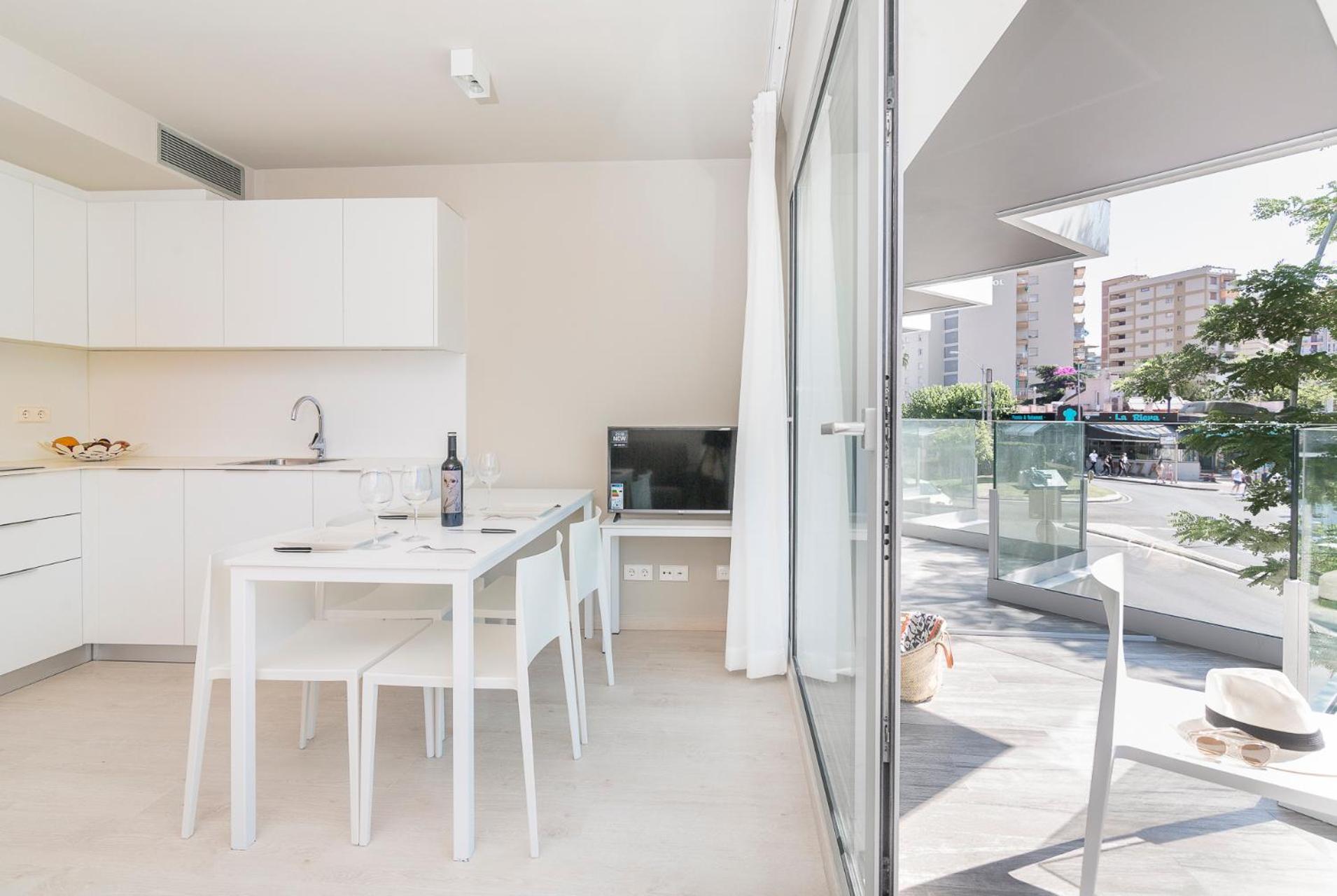 Daro Apartments 45/51