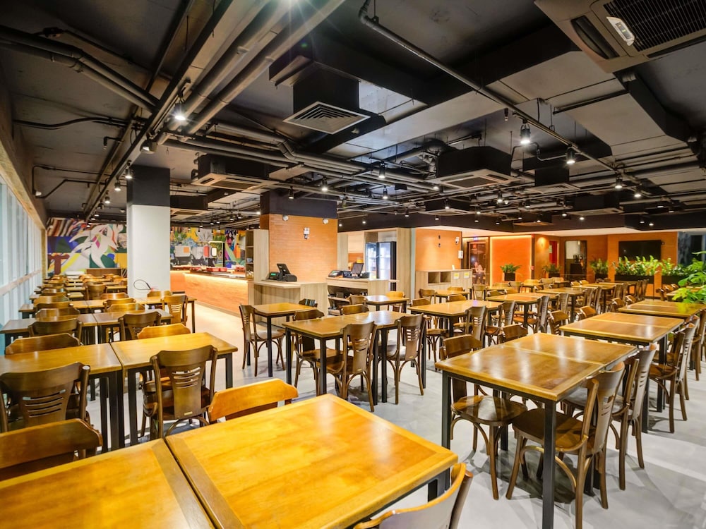 restaurant cafeteria