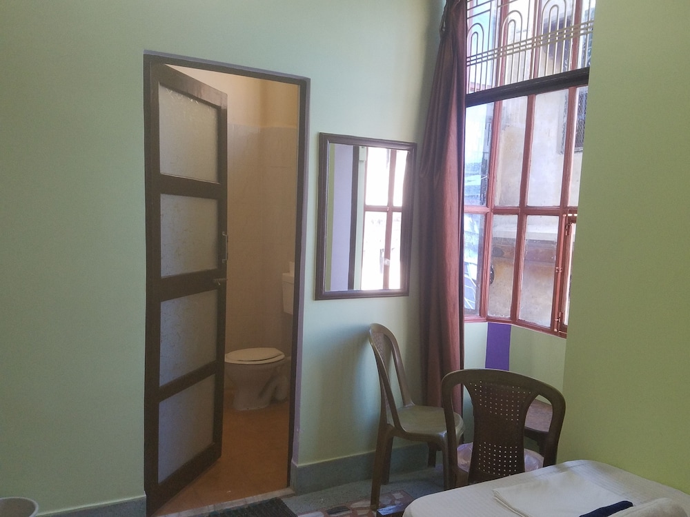Baba Guest House 55/58