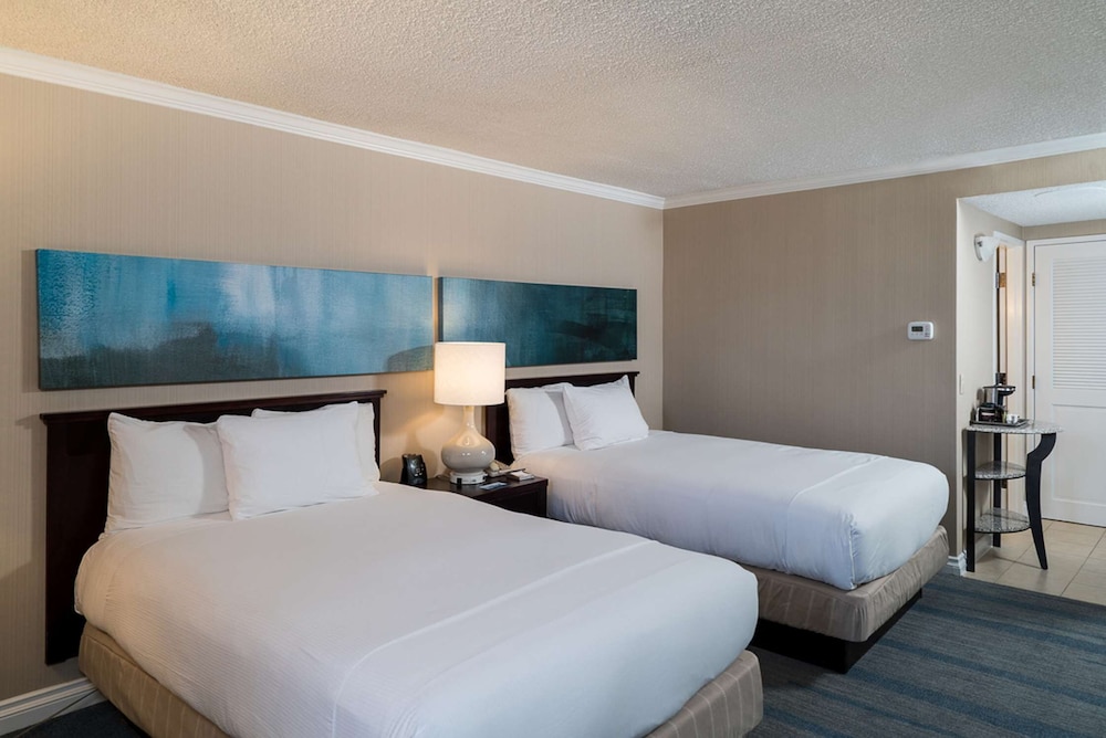 Hilton Irvine/Orange County Airport 23/82