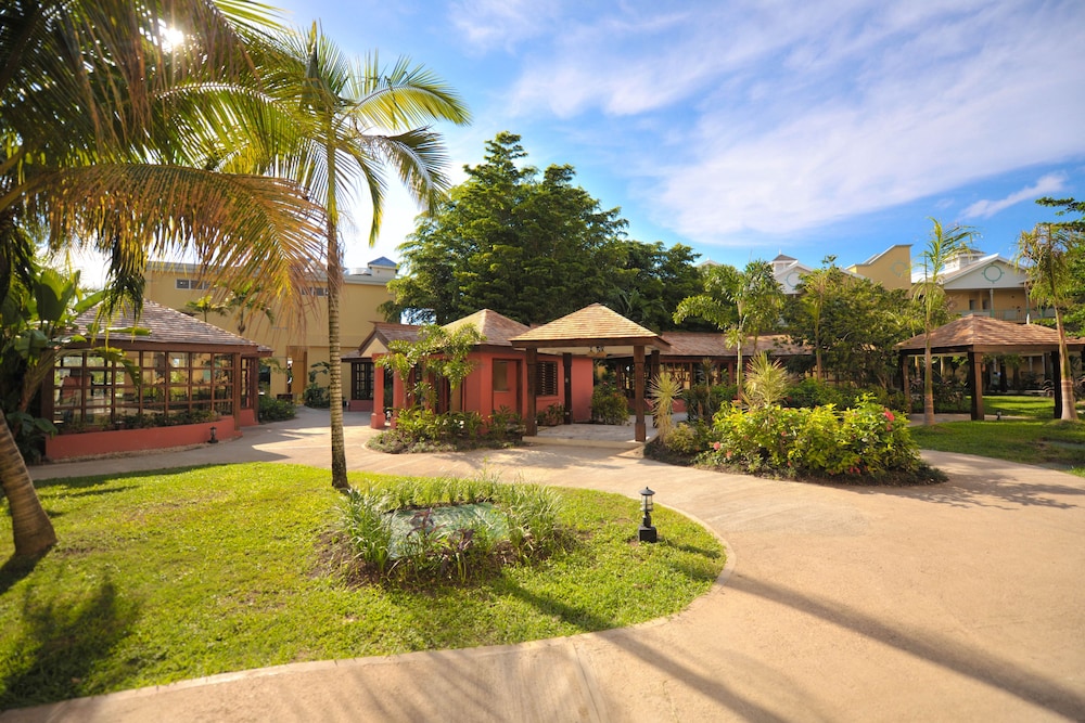 Jewel Paradise Cove Beach Resort and Spa All Inclusive - Adults Only 4/50