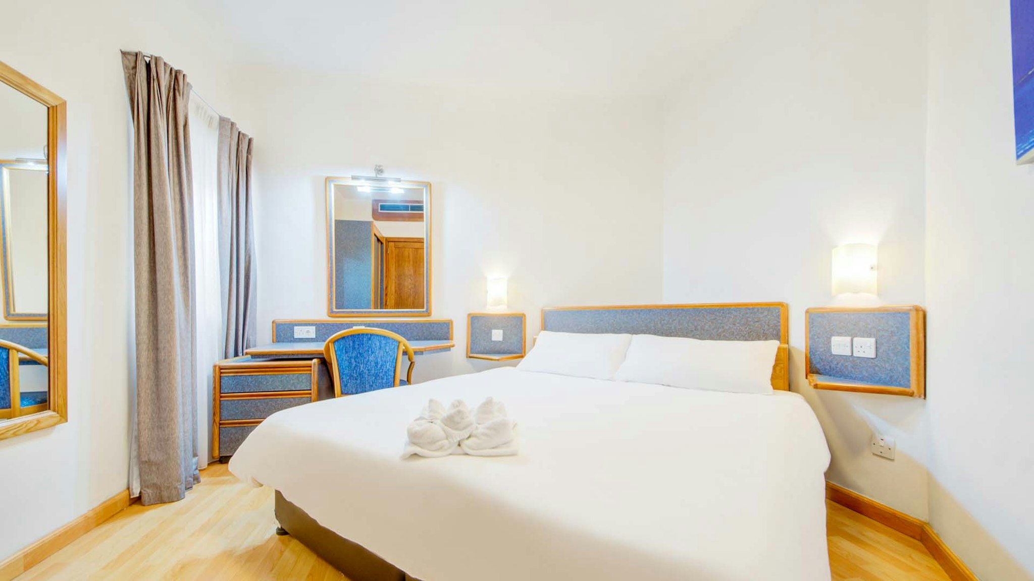Inland, 2 Bedrooms, Apartment