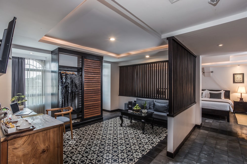 THE GRAND CYCLO BOUTIQUE SUITE SPA 30/34