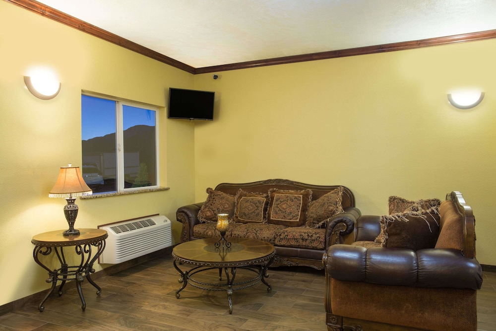 Days Inn by Wyndham Hurricane/Zion National Park Area 26/29