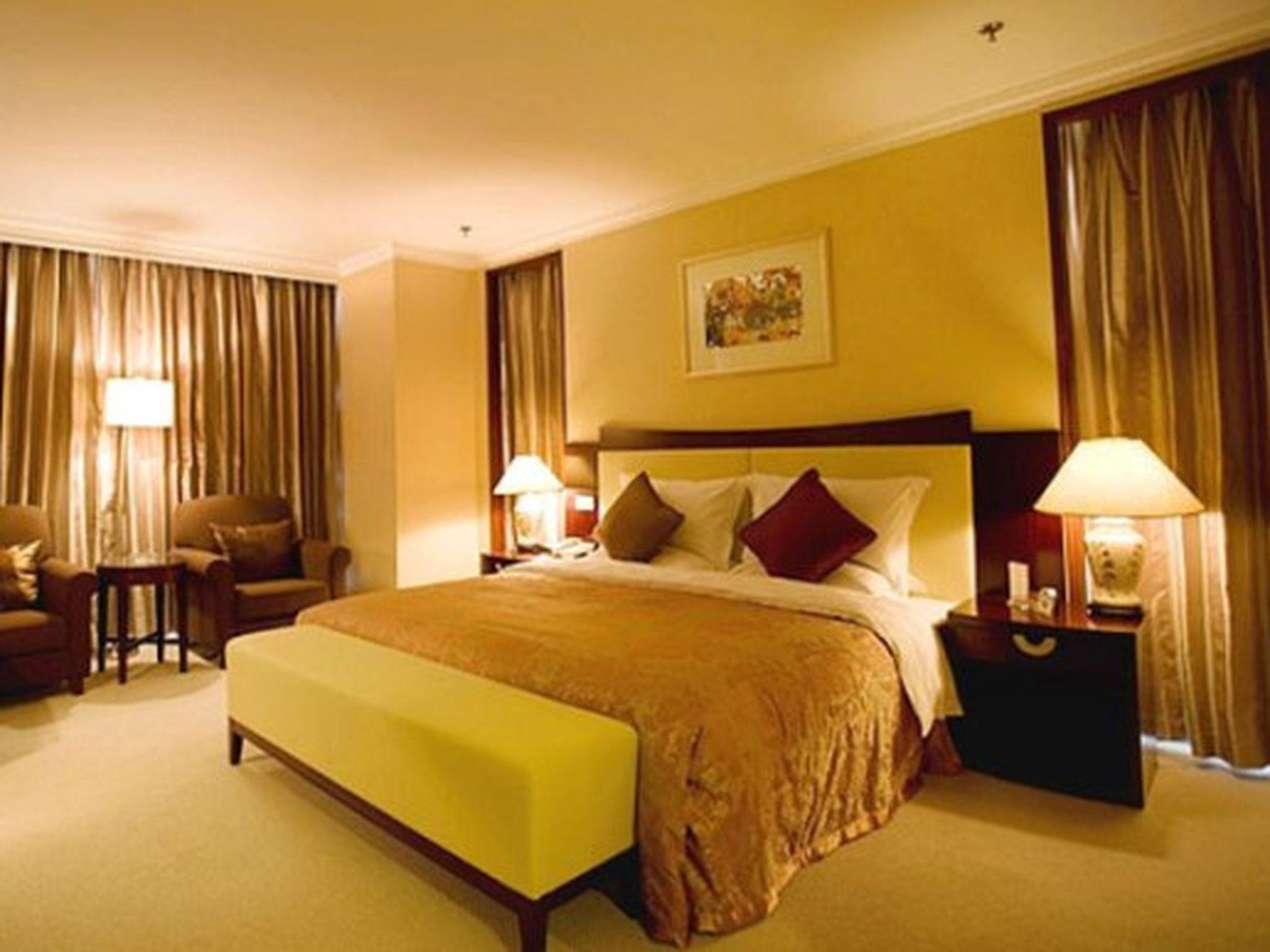 BUSINESS, KING BED