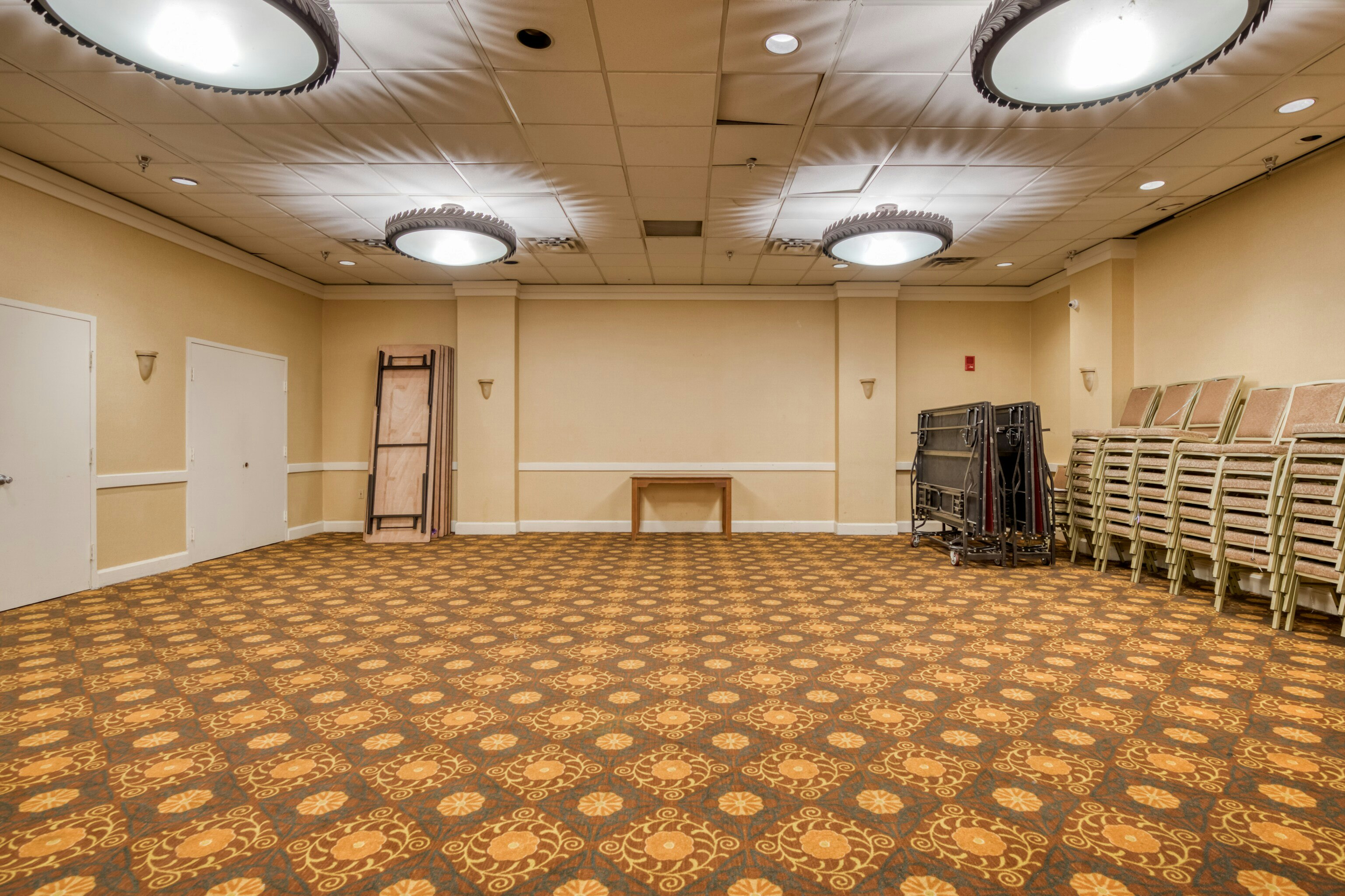 Gardentree Hotels Memphis East near I 40 28/37