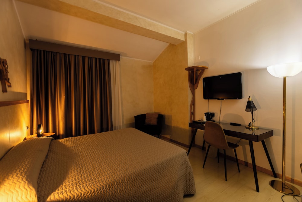Hotel Gialletti 13/48