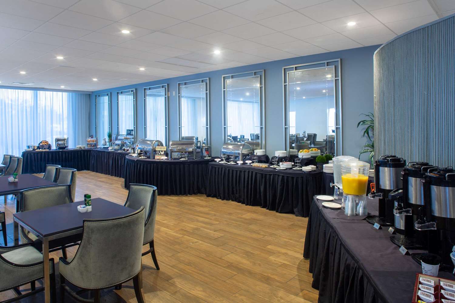 restaurant cafeteria
