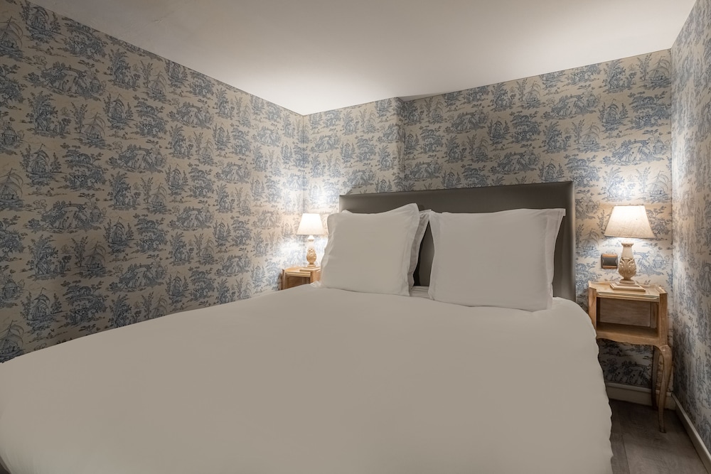 Hotel Baudelaire Opera 11/72