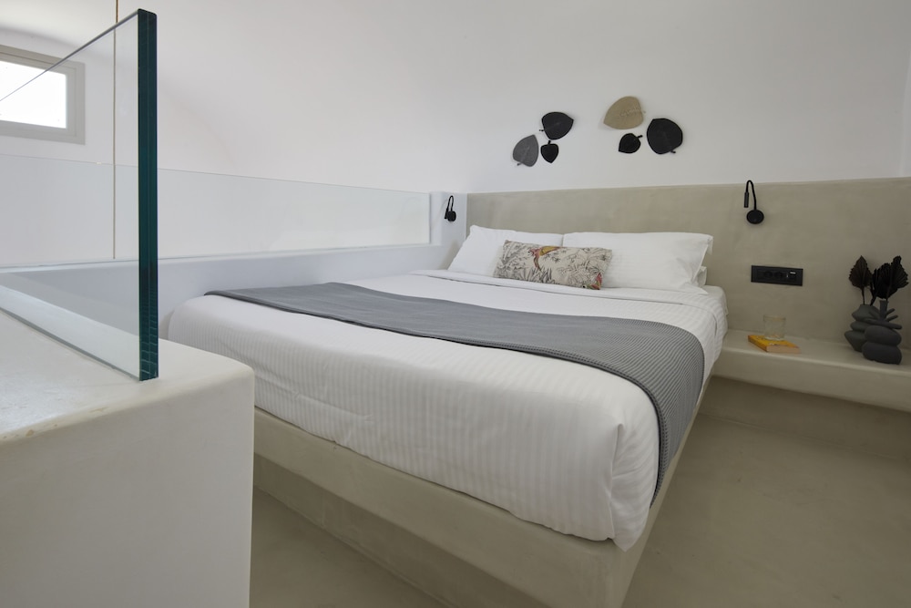 LUXURY, SUITE, KING BED, SEA VIEW, SOFA, JETTED TUB