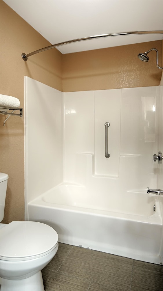Baymont by Wyndham Danville IL 11/41