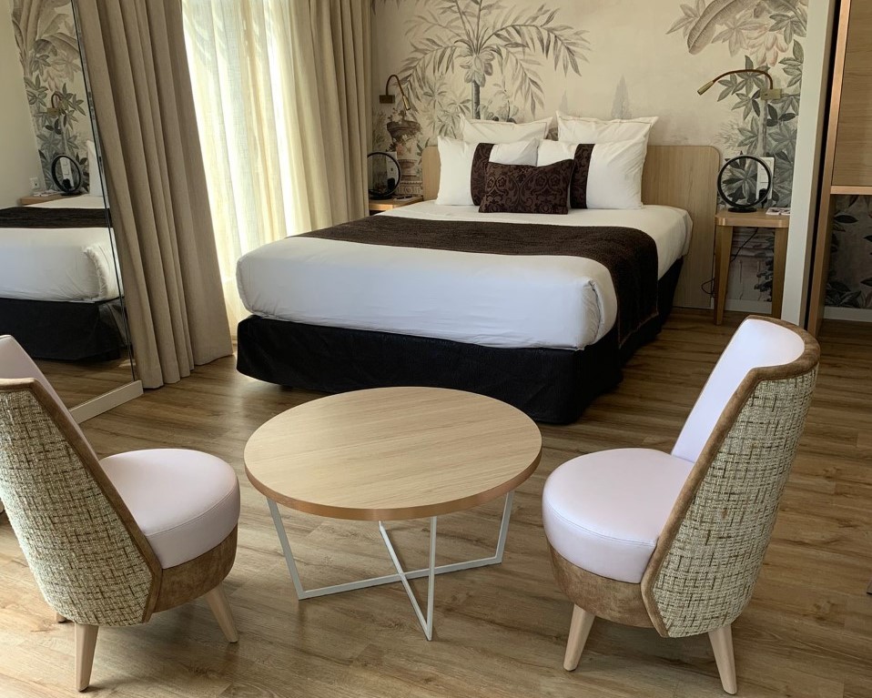 غرفة سيغنتشر بشرفة، Grand Hotel Saint Michel 4/4