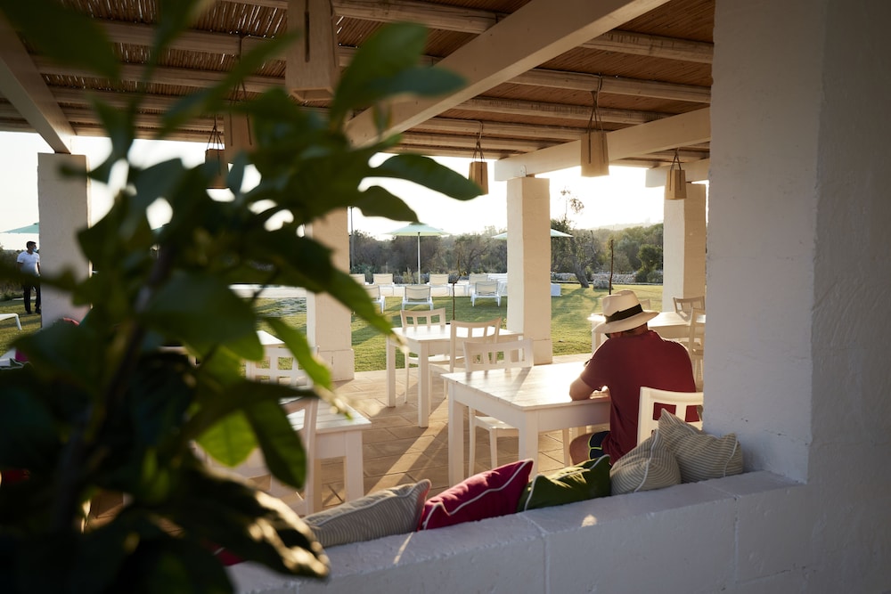 Montiro Hotel 29/48
