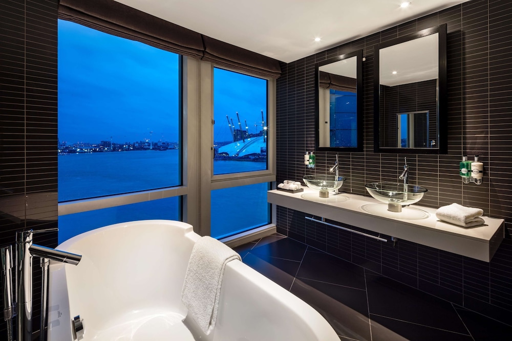 Radisson Blu Hotel, London Canary Wharf East 28/74