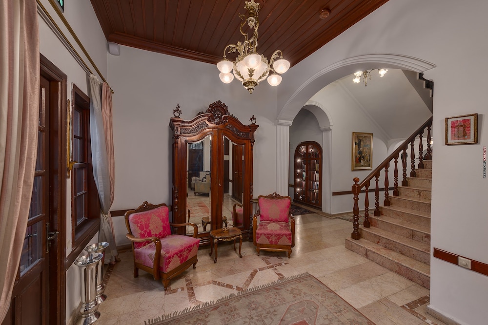 Tuvana Hotel 63/71