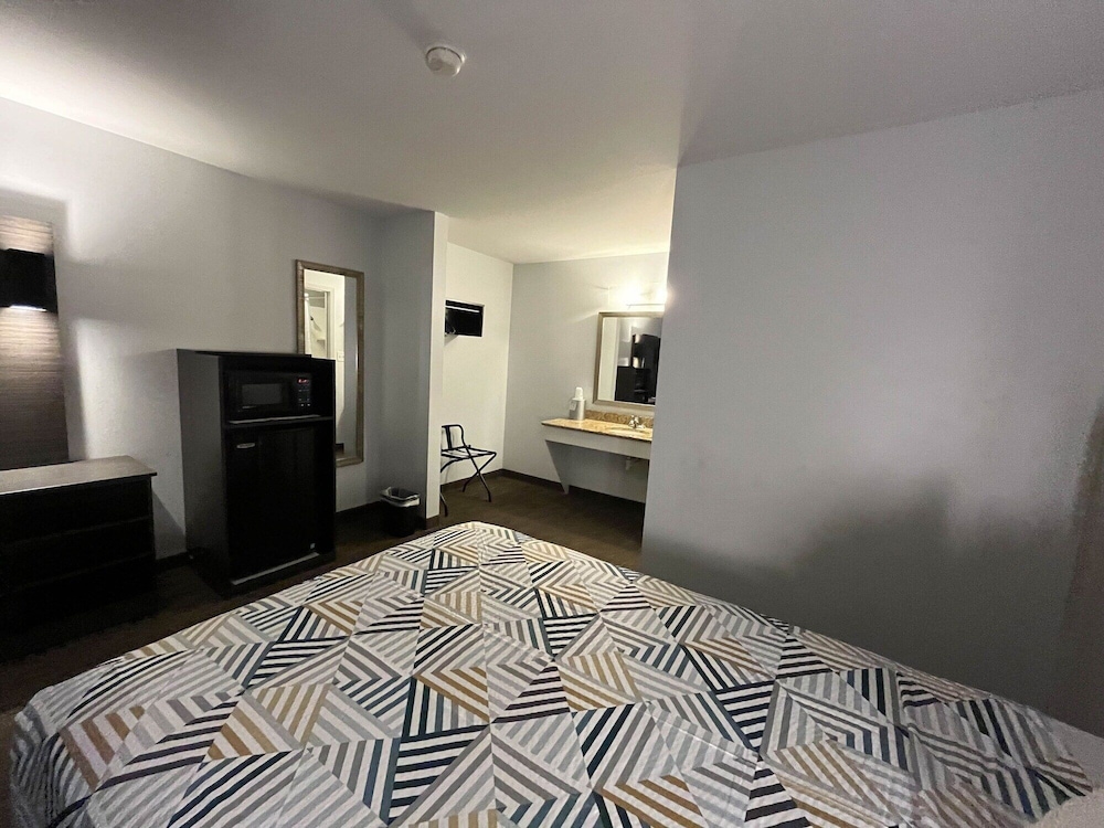 Motel6 Junction, TX - Llano River 36/60