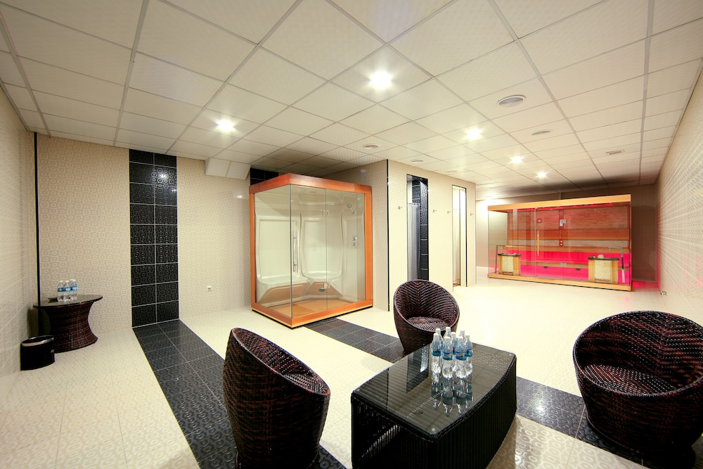 Damas International Hotel 38/48