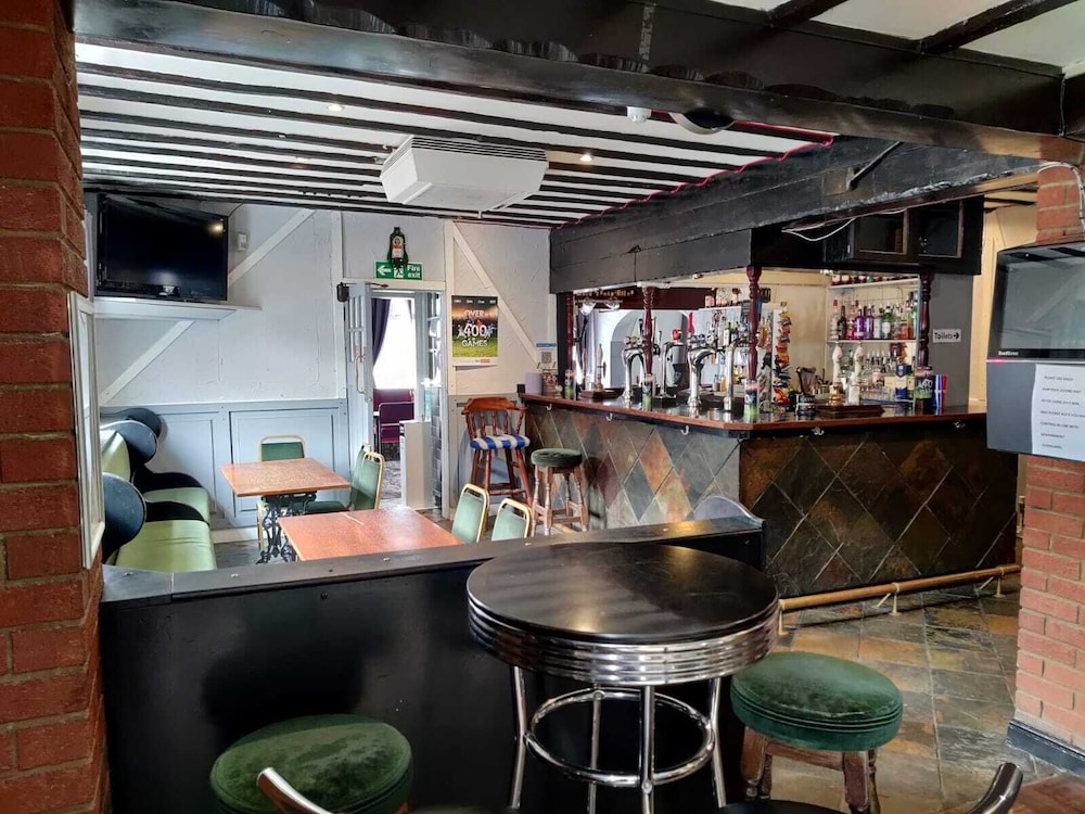The White Lion 4/9