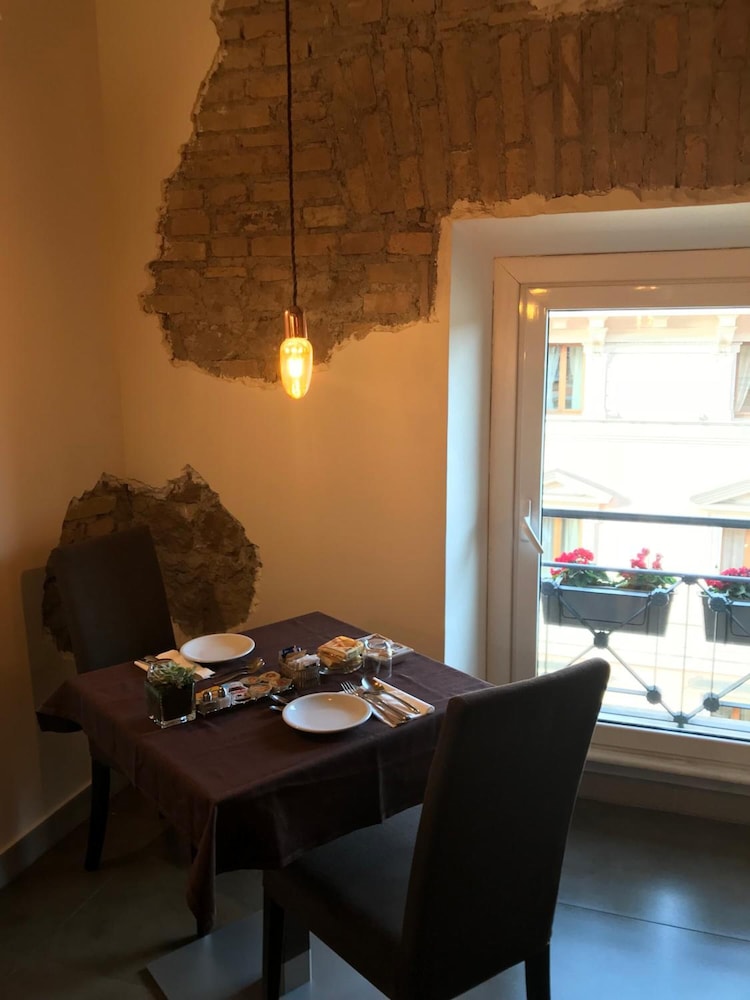 Boutique Rome Inn 16/22