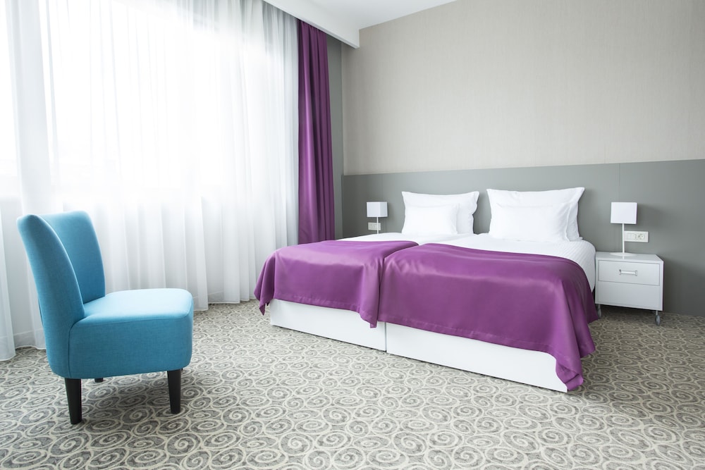 Radisson RED Belgrade 18/64