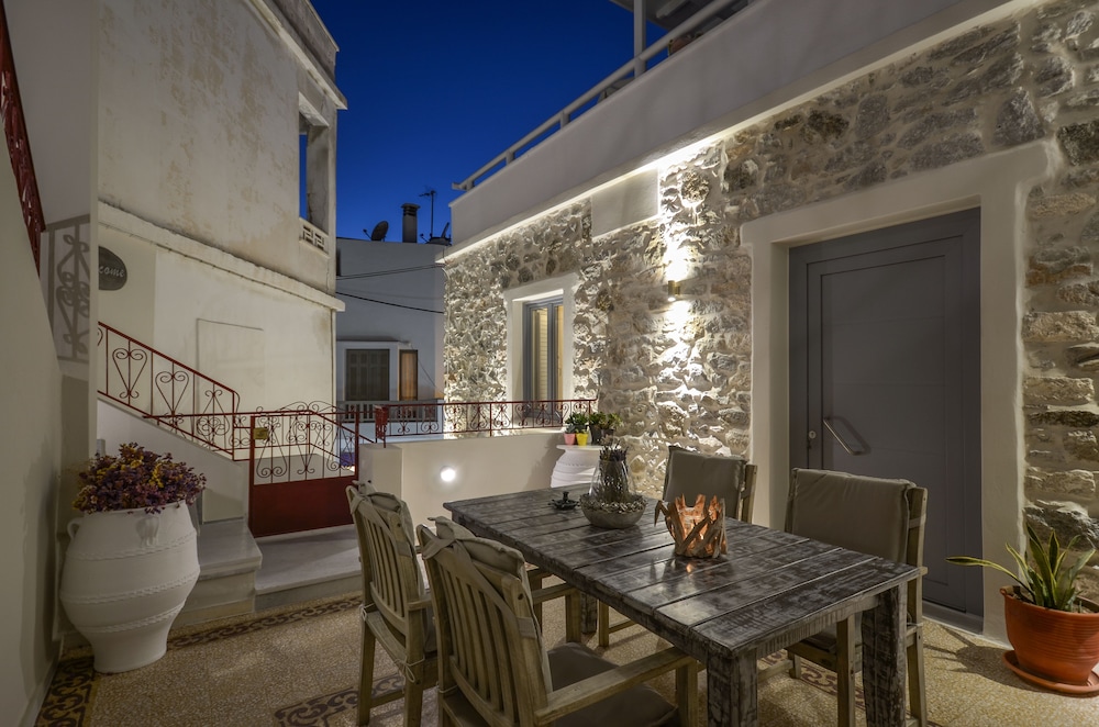 Naxos Center Houses 38/50