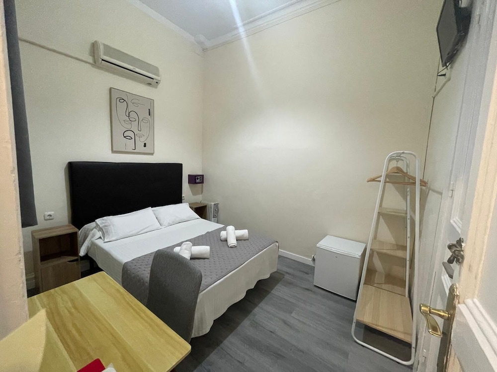 Hostal Balmes Centro 27/50
