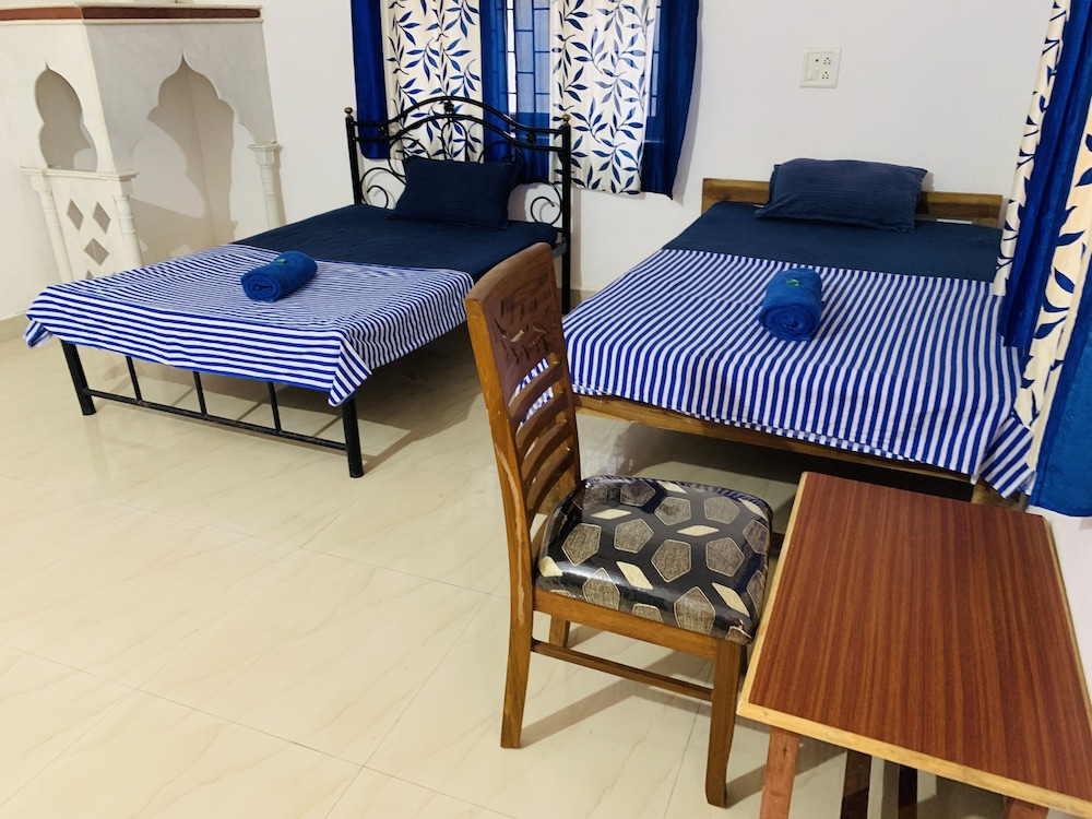 Swati Hotel 49/72