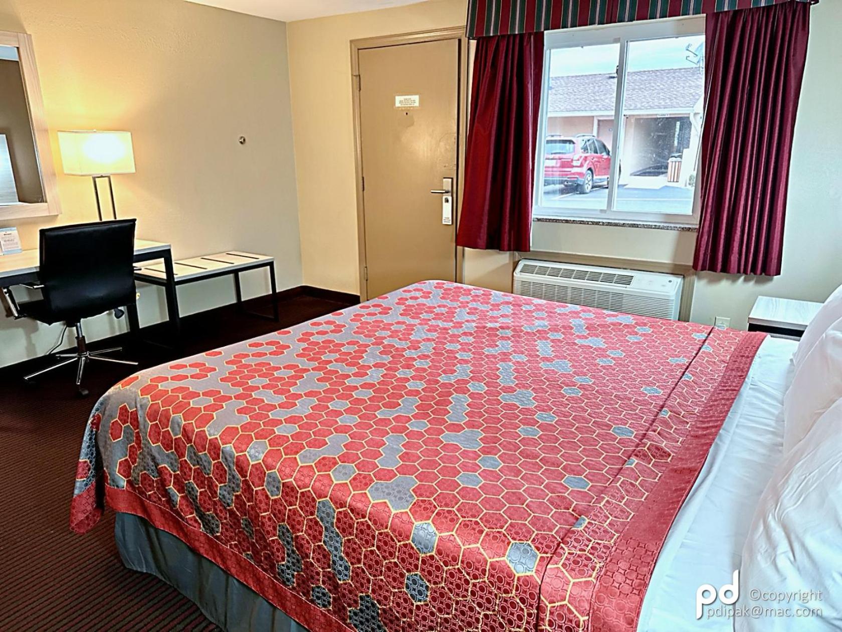 Executive, Suite, King Bed, Hot Tub