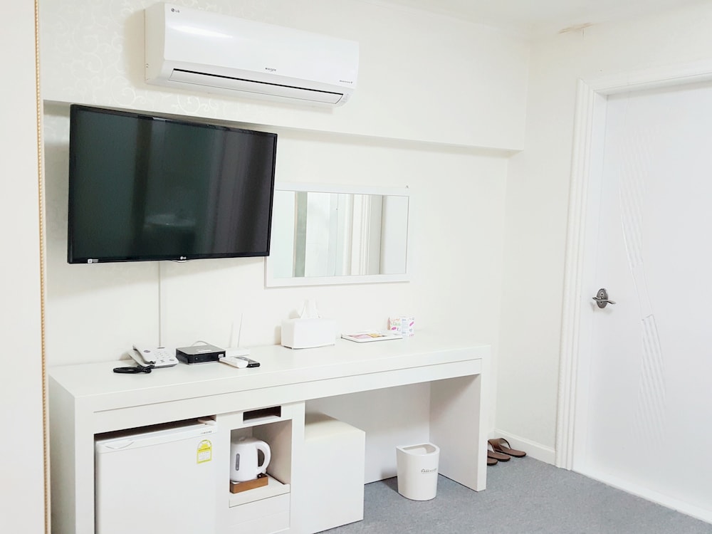 HOTEL PARKWOOD INCHEON AIRPORT 25/70