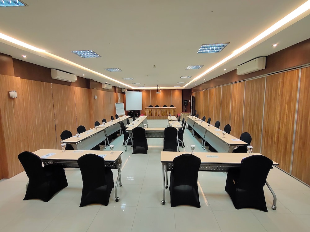 Royal Park Hotel Samarinda 44/51