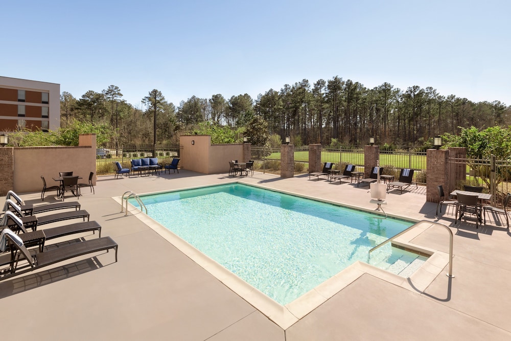 Holiday Inn Express Hotel Suites Opelika Auburn 66/71