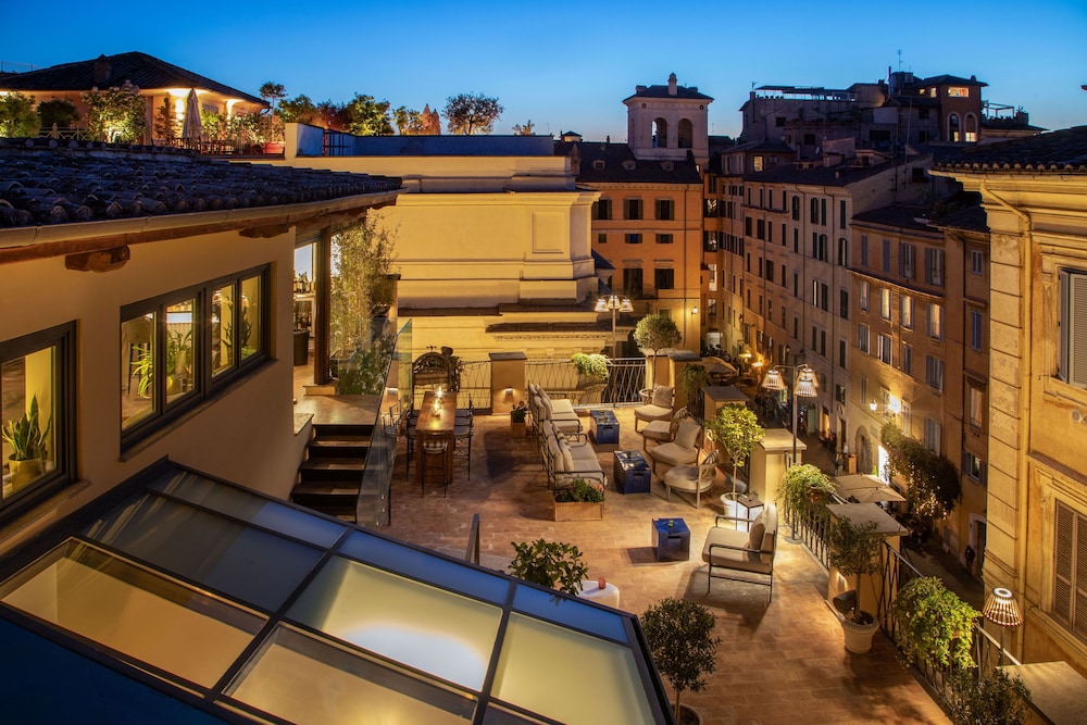 9 Hotel Cesari 4/85
