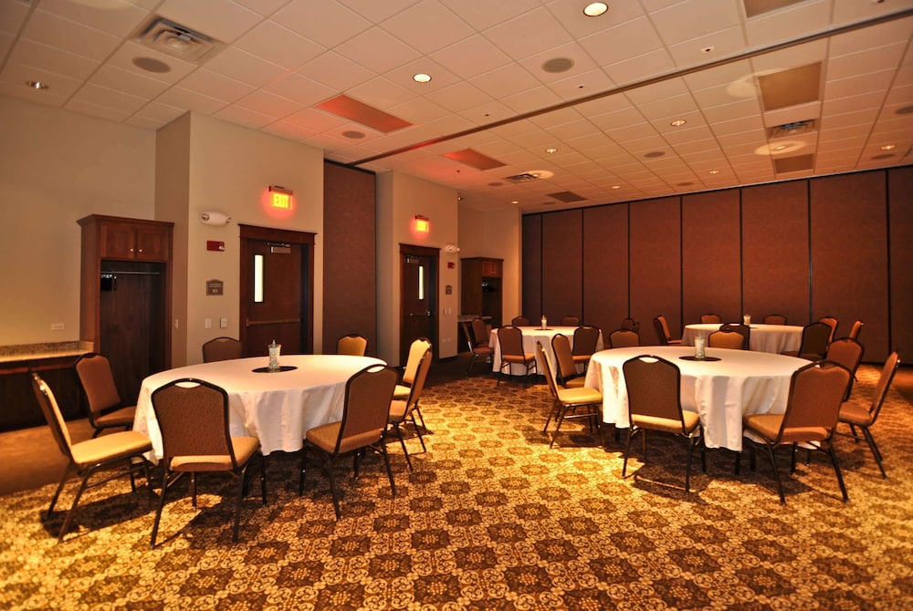 The Montcler Hotel & Conference Center 35/69